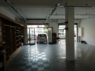 Foto Magazzino a Certaldo Semicentro, Zona Stadio di 85 m² con 1 locali