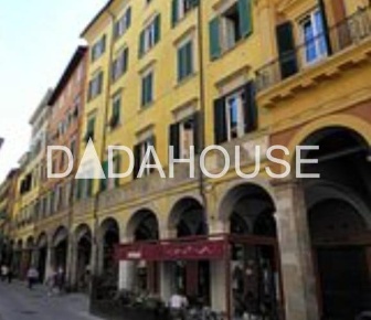 Foto Bar a Pisa San Francesco di 100 m² con 2 locali in vendita