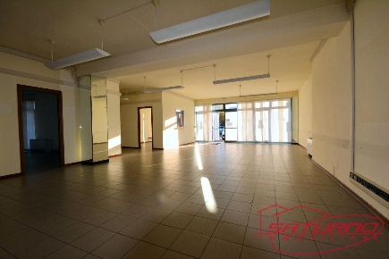 Foto Ufficio a Lucca Sant'Anna di 420 m² con 12 locali in affitto
