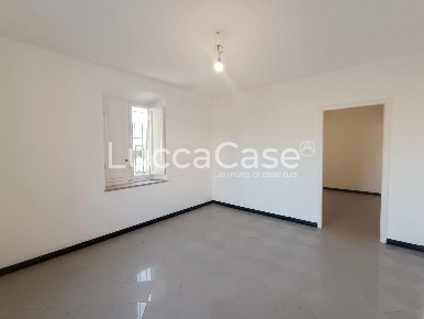 Foto Ufficio a Lucca San Marco - Acquacalda di 100 m² con 4 locali