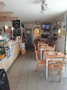 Foto Locale commerciale a Montignoso Marina Verde, Renella di 65 m²