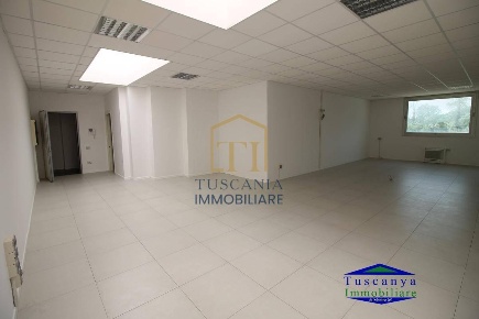 Foto Ufficio a Poggibonsi di 90 m² con 1 locali in vendita