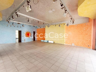 Foto Locale commerciale a Lucca San Vito di 110 m² con 1 locali in affitto