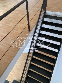 Foto Locale commerciale a Pontedera Centro di 70 m² con 2 locali in affitto