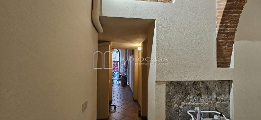 Foto Locale commerciale a Pisa San Francesco di 40 m² con 2 locali
