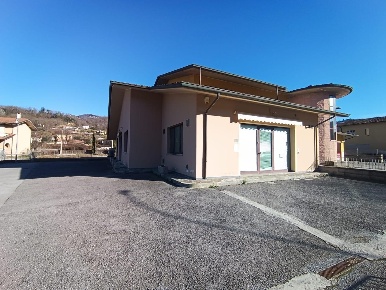 Foto Negozio a Coreglia Antelminelli Piano Di Coreglia Ghivizzano di 200 m²