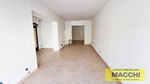 Foto Locale commerciale a Ponsacco Centro di 60 m² con 1 locali in affitto
