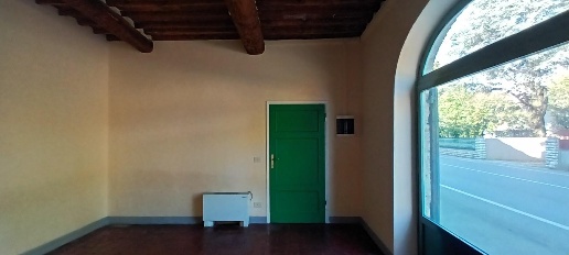 Foto Locale commerciale a Capannori Centro di 145 m² con 5 locali