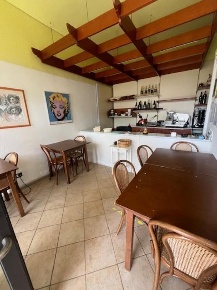 Foto Attività commerciale a Sarzana Crociata di 50 m² con 2 locali