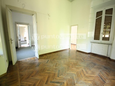 Foto Ufficio a Lucca San Marco - Acquacalda di 100 m² con 4 locali