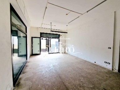 Foto Negozio a Prato Castelnuovo di 71 m² con 1 locali in vendita