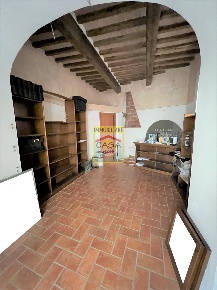 Foto Locale commerciale a Pisa Santa Maria di 25 m² con 1 locali in vendita