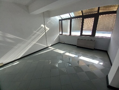 Foto Ufficio a Lucca Massa Pisana - Vicopelago di 110 m² con 4 locali