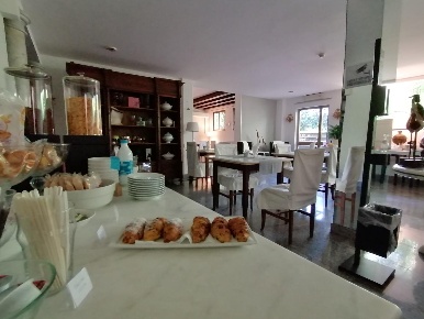 Foto Hotel a Carrara Centro di 1471 m² con 35 locali in vendita