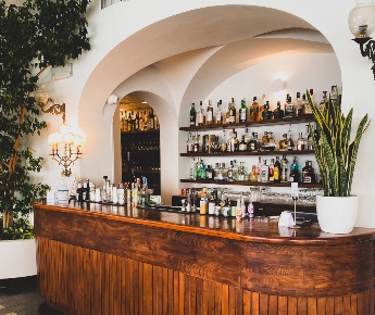 Foto Bar a Massa Marina di Massa Centro di 50 m² con 2 locali in vendita