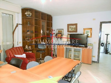 Foto Ufficio a Carrara Stadio, Sant'Antonio, Marasio di 70 m² con 2 locali
