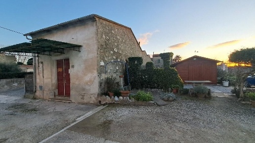 Foto Laboratorio a Cascina Navacchio Nord - Zambra di 100 m² con 1 locali