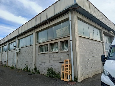 Foto Laboratorio a Cascina Semicentro di 600 m² con 1 locali in vendita