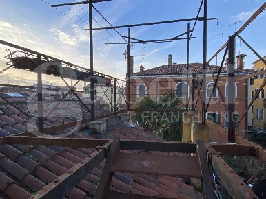 Foto Appartamento a Venezia Guglie - San Leonardo di 170 m² con 9 locali