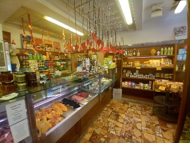 Foto Attività commerciale a Lucca Arancio di 130 m² con 2 locali in vendita