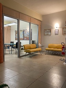 Foto Ufficio a Cascina Semicentro di 300 m² con 8 locali in vendita