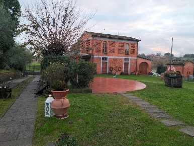 Foto Cessione attività a Montecarlo Centro di 650 m² con 20 locali