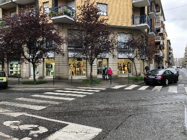 Foto Negozio a Torino Borgo Vittoria di 123 m² con 2 locali in vendita