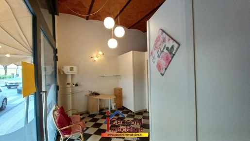 Foto Negozio a Lamporecchio Centro di 55 m² con 2 locali in vendita