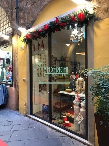 Foto Negozio a Lucca Piazza Napoleone - San Michele di 20 m² con 1 locali