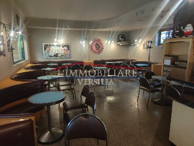 Foto Bar a Massa Marina di Massa Centro di 215 m² con 1 locali in vendita