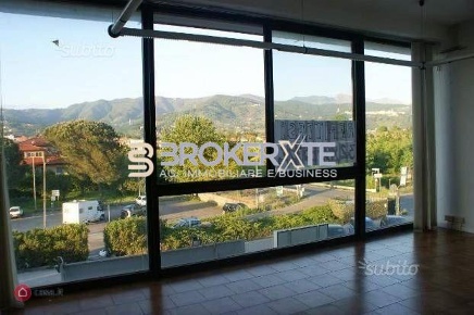 Foto Ufficio a Fosdinovo di 60 m² con 1 locali in vendita