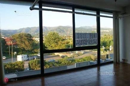 Foto Ufficio a Fosdinovo di 60 m² con 1 locali in vendita