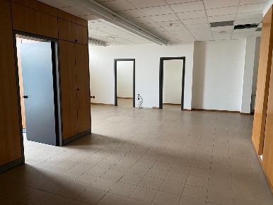Foto Ufficio a Arezzo Pescaiola di 250 m² con 5 locali in affitto