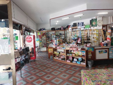 Foto Attività commerciale a Castelnuovo Magra di 70 m² con 3 locali