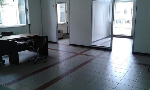 Foto Ufficio a Pontedera Centro di 150 m² con 5 locali in vendita
