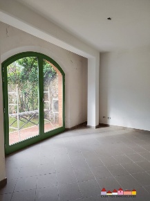 Foto Ufficio a Carrara Centro di 65 m² con 3 locali in vendita