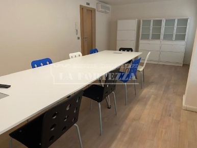 Foto Ufficio a Pisa Sant'Antonio di 80 m² con 2 locali in vendita