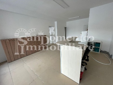 Foto Negozio a Bientina Centro di 35 m² con 1 locali in affitto