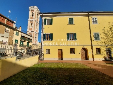 Foto Ufficio a Ponsacco Centro di 140 m² con 4 locali in vendita