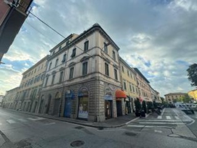 Foto Ufficio a Pontedera Centro di 125 m² con 5 locali in affitto