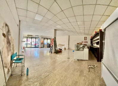 Foto Negozio a Cascina Centro di 110 m² con 1 locali in vendita