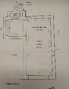 Foto Locale commerciale a Massa Centro di 102 m² con 2 locali in vendita