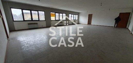 Foto Ufficio a Capannori Centro di 107 m² con 1 locali in vendita
