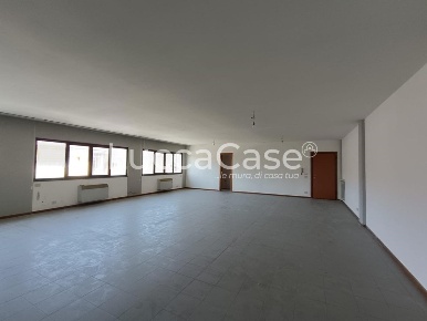 Foto Ufficio a Capannori Centro di 111 m² con 4 locali in affitto