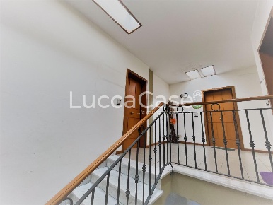 Foto Ufficio a Capannori Centro di 111 m² con 1 locali in affitto