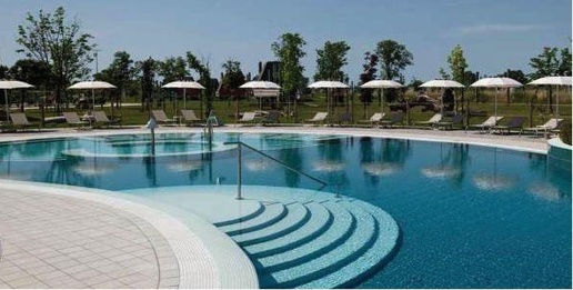 Foto Hotel a Roccaraso Centro di 10000 m² con 10 locali in vendita