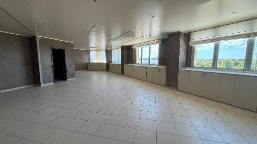 Foto Ufficio a Cascina Semicentro di 128 m² con 1 locali in vendita