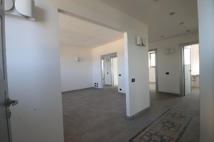 Foto Ufficio a Lucca San Marco - Acquacalda di 250 m² con 8 locali