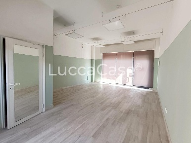 Foto Locale commerciale a Lucca San Vito di 35 m² con 1 locali in affitto