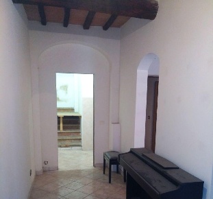 Foto Locale commerciale a Siena San Marco - Tufi di 50 m² con 3 locali